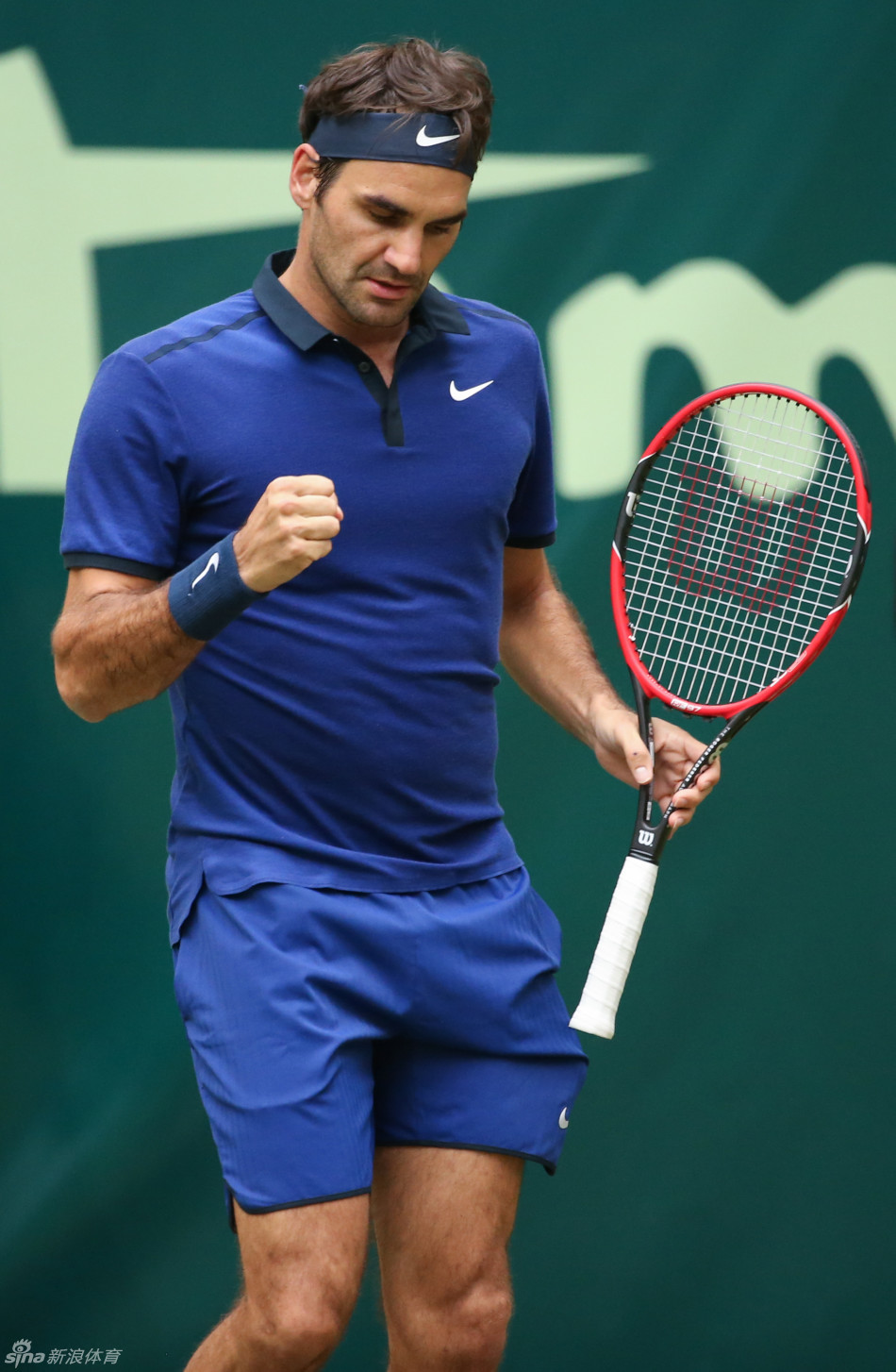 费德勒在巴黎圣日耳曼比赛中挺进下一轮风云突变新疆广汇冲刺阶段完成体检，网友：今晚孟菲斯灰熊官宣签约的简单介绍